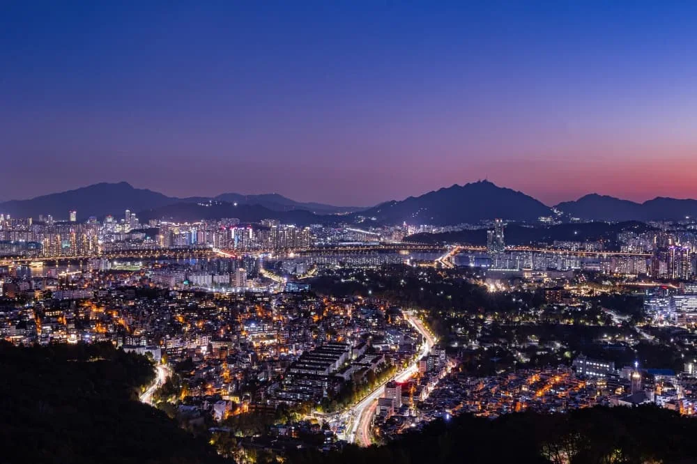 남산서울타워에서 바라보는 용산구와 한강 야경