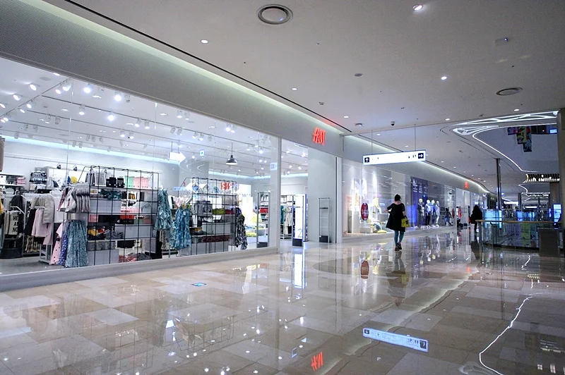 제2롯데월드몰 H&M 외관